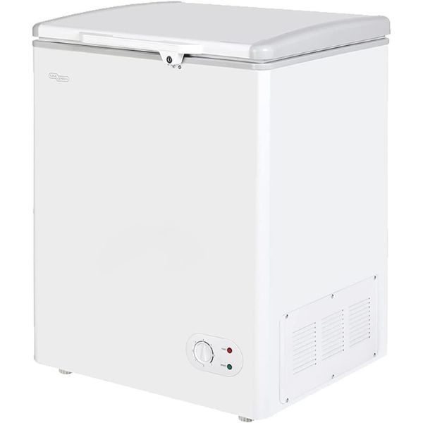 Super General Chest-Freezer 150 Liter Gross Volume, White, Compact Deep-Freezer with Storage-Basket, Lock & Key, Wheels - SGF155HM
