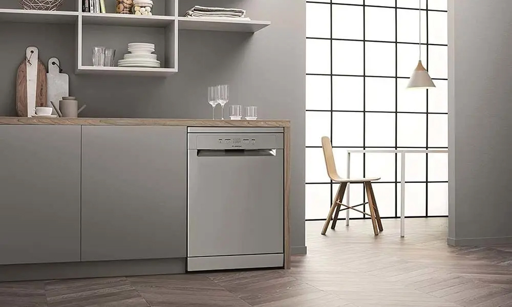 Ariston LFC2B19XUK | Dishwasher Freestanding 